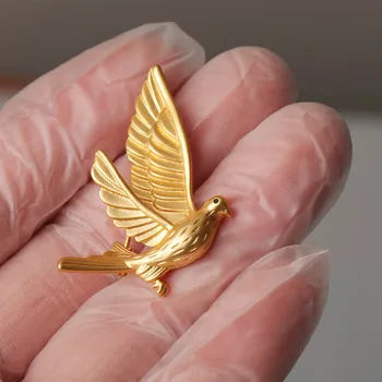 Valdinga sparnus flying eagle sagės papuošalai Paprastas aukso skraidančiu paukščiu vyrų ir moterų kostiumas priedai Nuotrauka